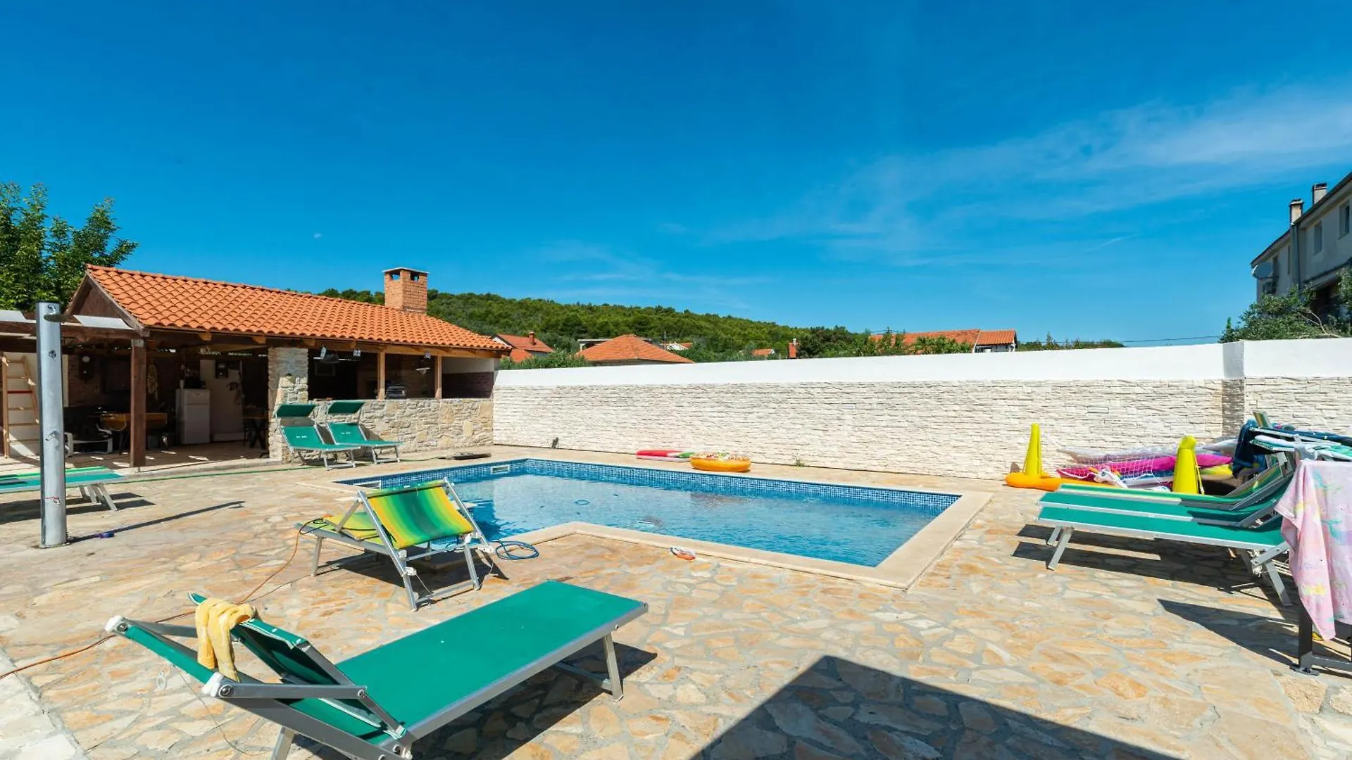 Mobil House Nevera 1 Banj 0*,  Κροατία